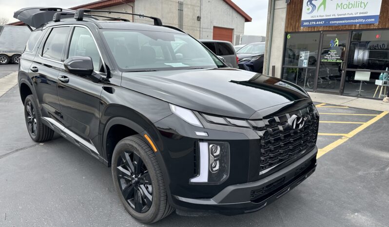 2024 Hyundai Palisade XRT | Freedom Motors Power Rear Entry Wheelchair Accessible SUV full