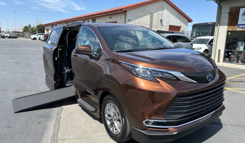 2024 Toyota Sienna Hybrid XLE Plus AWD | The New Vantage Mobility Northstar Wheelchair Accessible Conversion full