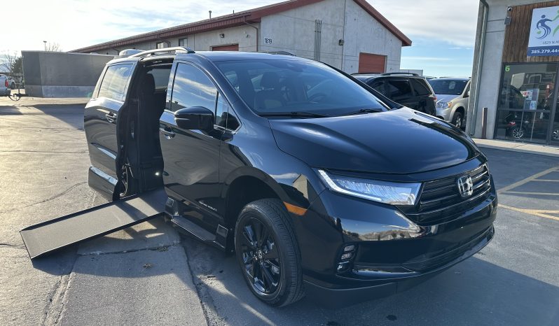 2024 Honda Odyssey Sport | Vantage Mobility Northstar Wheelchair Accessible Conversion full