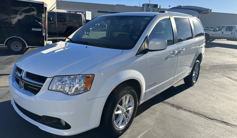 2018 Dodge Grand Caravan SXT | BraunAbility Manual Rear Entry Wheelchair Accessible Conversion full