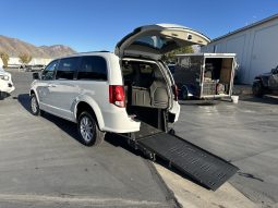 2018 Dodge Grand Caravan SXT | BraunAbility Manual Rear Entry Wheelchair Accessible Conversion full