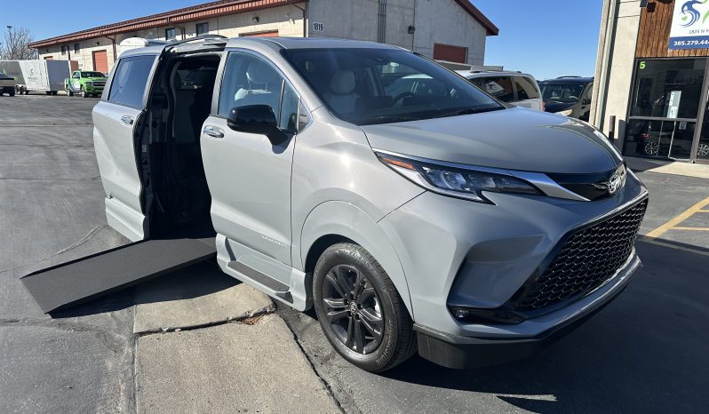 2024 Toyota Sienna Hybrid XSE Plus AWD | The New Vantage Mobility Northstar Wheelchair Accessible Conversion full