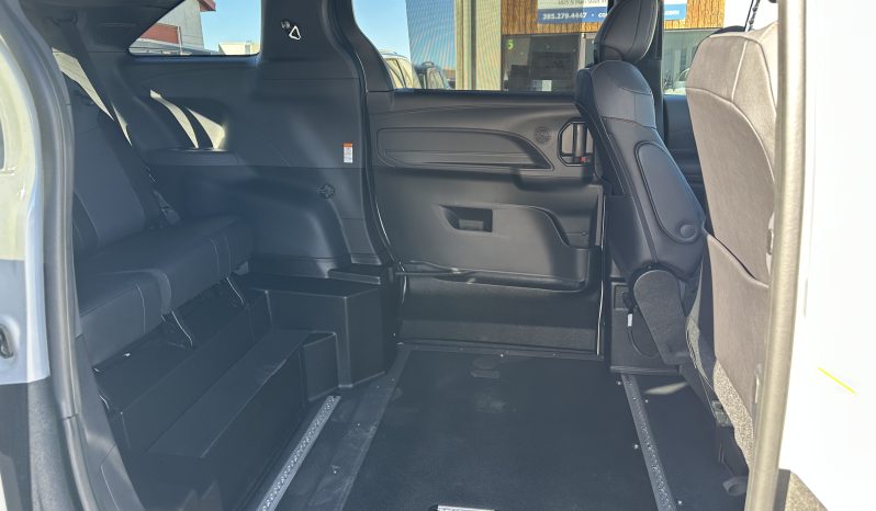 2024 Toyota Sienna Hybrid XSE Plus AWD | The New Vantage Mobility Northstar Wheelchair Accessible Conversion full