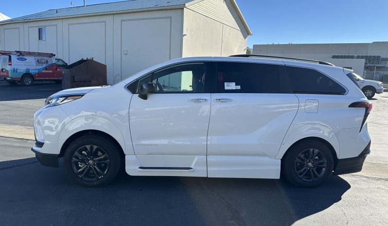 2024 Toyota Sienna Hybrid XSE Plus AWD | The New Vantage Mobility Northstar Wheelchair Accessible Conversion full