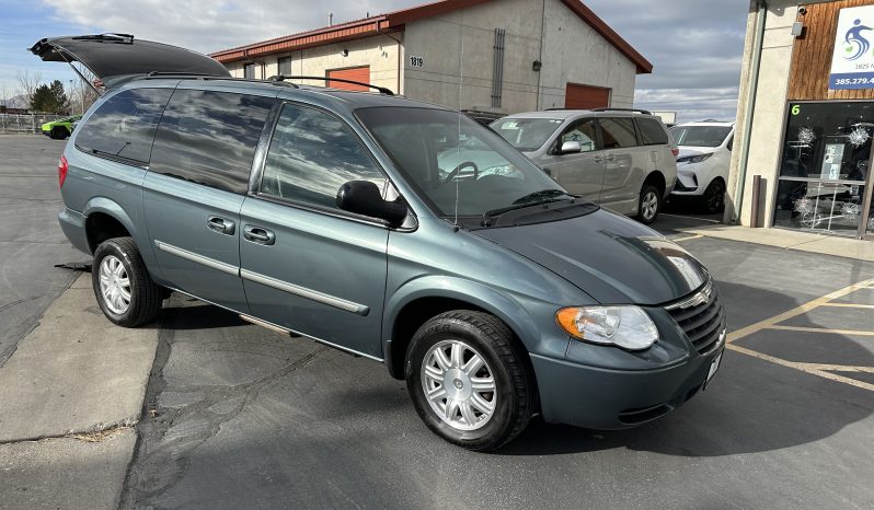 2006 Chrysler Town & Country  | Manual Rear Entry Wheelchair Accessible Conversion full