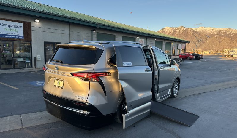 2023 Toyota Sienna Hybrid Platinum AWD |  Vantage Mobility Northstar Wheelchair Accessible Conversion full