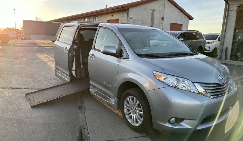 2017 Toyota Sienna XLE | BraunAbility Xi Wheelchair Accessible Conversion full