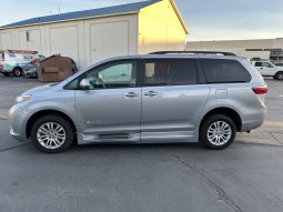 2017 Toyota Sienna XLE | BraunAbility Xi Wheelchair Accessible Conversion full