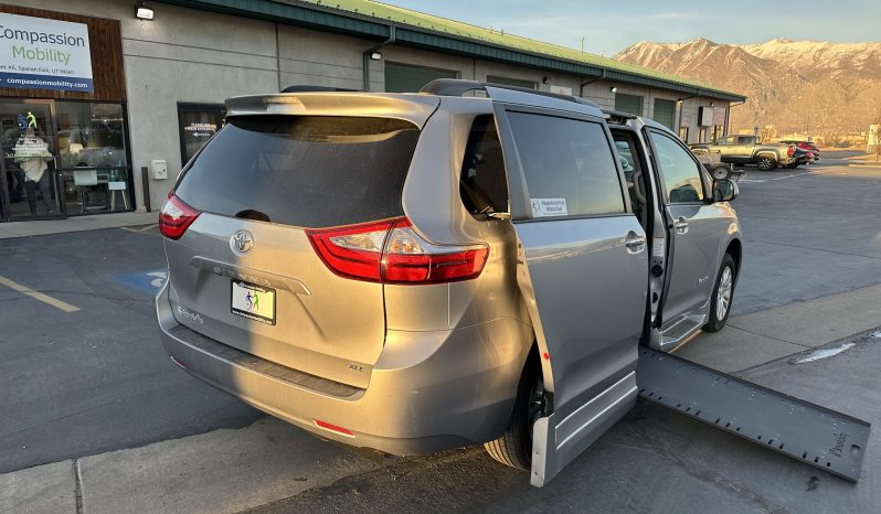 2017 Toyota Sienna XLE | BraunAbility Xi Wheelchair Accessible Conversion full