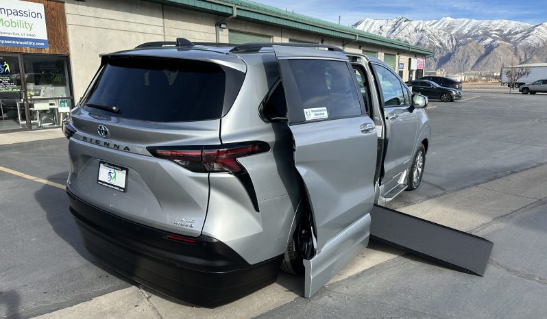 2024 Toyota Sienna Hybrid XLE Plus AWD | The New Vantage Mobility Northstar Wheelchair Accessible Conversion full