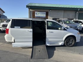 2017 Dodge Grand Caravan SXT | VMI Northstar Power Infloor Wheelchair Accessible Conversion