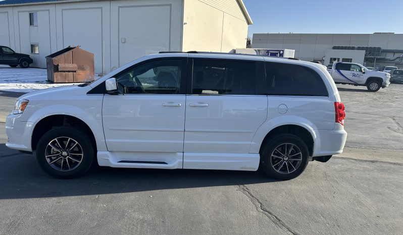 2017 Dodge Grand Caravan SXT | VMI Northstar Power Infloor Wheelchair Accessible Conversion full