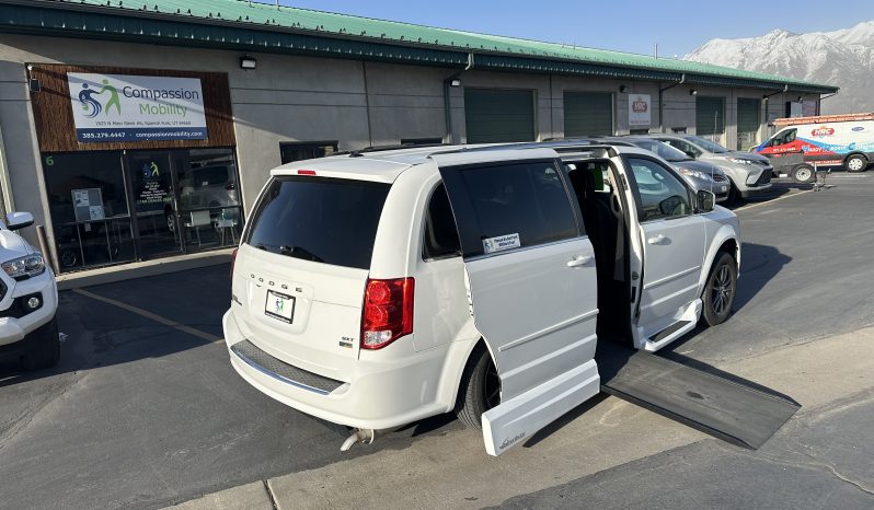 2017 Dodge Grand Caravan SXT | VMI Northstar Power Infloor Wheelchair Accessible Conversion full