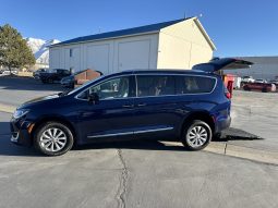 2019 Chrysler Pacifica Touring L  | Freedom Motors Manual Rear Entry Wheelchair Accessible Van full