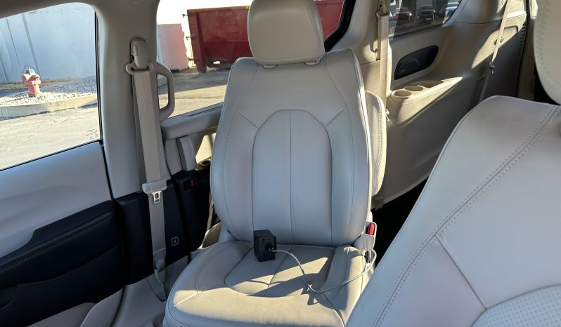 2019 Chrysler Pacifica Touring L  | Freedom Motors Manual Rear Entry Wheelchair Accessible Van full