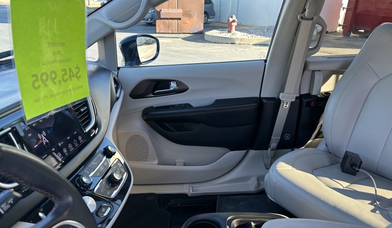 2019 Chrysler Pacifica Touring L  | Freedom Motors Manual Rear Entry Wheelchair Accessible Van full