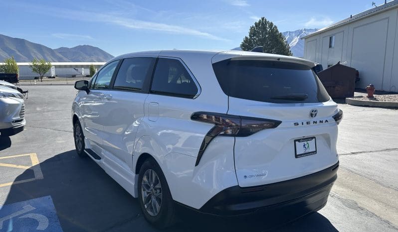 2025 Toyota Sienna Hybrid LE AWD |  Vantage Mobility Northstar Power Wheelchair Accessible Conversion full