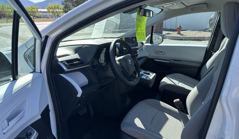 2025 Toyota Sienna Hybrid LE AWD |  Vantage Mobility Northstar Power Wheelchair Accessible Conversion full