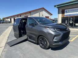 2025 Toyota Sienna Hybrid XSE Plus AWD |  Vantage Mobility Northstar Wheelchair Accessible Conversion full