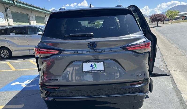 2025 Toyota Sienna Hybrid XSE Plus AWD |  Vantage Mobility Northstar Wheelchair Accessible Conversion full