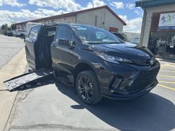 2025 Toyota Sienna Hybrid XSE Plus |  BraunAbility Side-Entry Foldout XT Power Ramp full