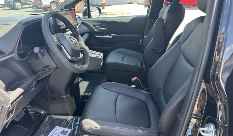 2025 Toyota Sienna Hybrid XSE Plus |  BraunAbility Side-Entry Foldout XT Power Ramp full