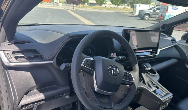 2025 Toyota Sienna Hybrid XSE Plus |  BraunAbility Side-Entry Foldout XT Power Ramp full