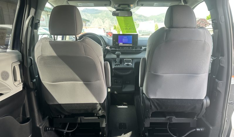 2025 Toyota Sienna Hybrid LE  |  Vantage Mobility Northstar Power Wheelchair Accessible Conversion full
