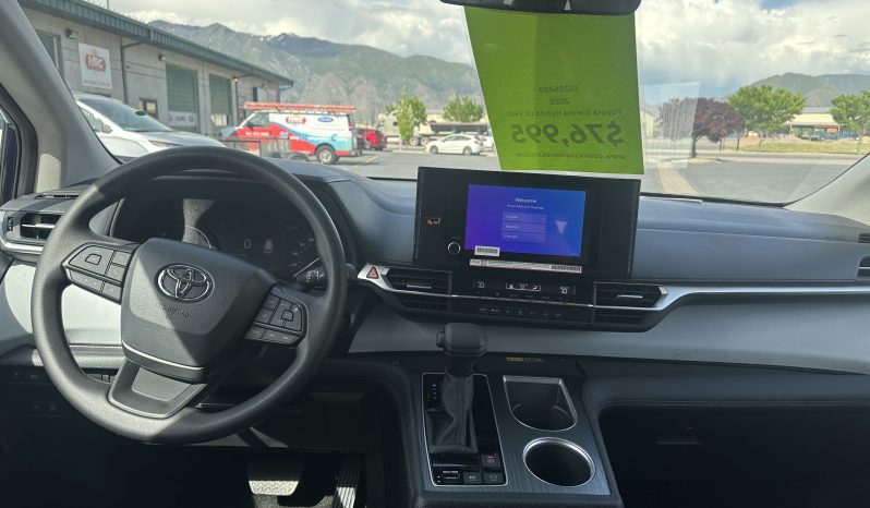 2025 Toyota Sienna Hybrid LE  |  Vantage Mobility Northstar Power Wheelchair Accessible Conversion full