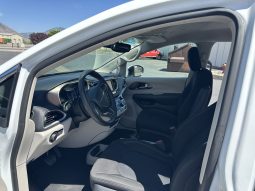 2023 Chrysler Voyager LX  | NEW BraunAbility Manual Rear Entry Wheelchair Conversion full