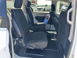 2023 Chrysler Voyager LX  | NEW BraunAbility Manual Rear Entry Wheelchair Conversion full