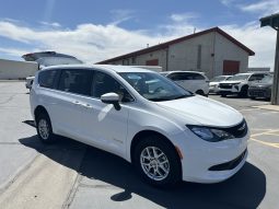 2023 Chrysler Voyager LX  | NEW BraunAbility Manual Rear Entry Wheelchair Conversion full