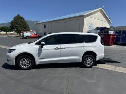 2023 Chrysler Voyager LX  | NEW BraunAbility Manual Rear Entry Wheelchair Conversion full
