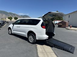 2023 Chrysler Voyager LX  | NEW BraunAbility Manual Rear Entry Wheelchair Conversion full