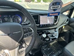 2025 Chrysler Pacifica Safety Plus DVD Sunroof  | NEW BraunAbility XT Power Fold Out Wheelchair Conversion full