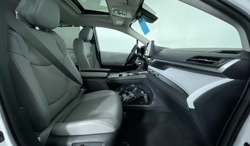 2025 Toyota Sienna XLE | VMI Manual Rear Entry ADA Wheelchair Conversion full
