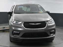 2025 Chrysler Pacifica Safety Plus DVD Sunroof  | NEW BraunAbility XT Power Fold Out Wheelchair Conversion full