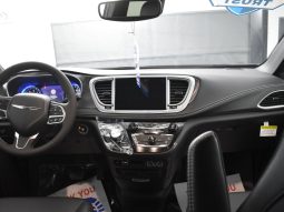 2025 Chrysler Pacifica Safety Plus DVD Sunroof  | NEW BraunAbility XT Power Fold Out Wheelchair Conversion full