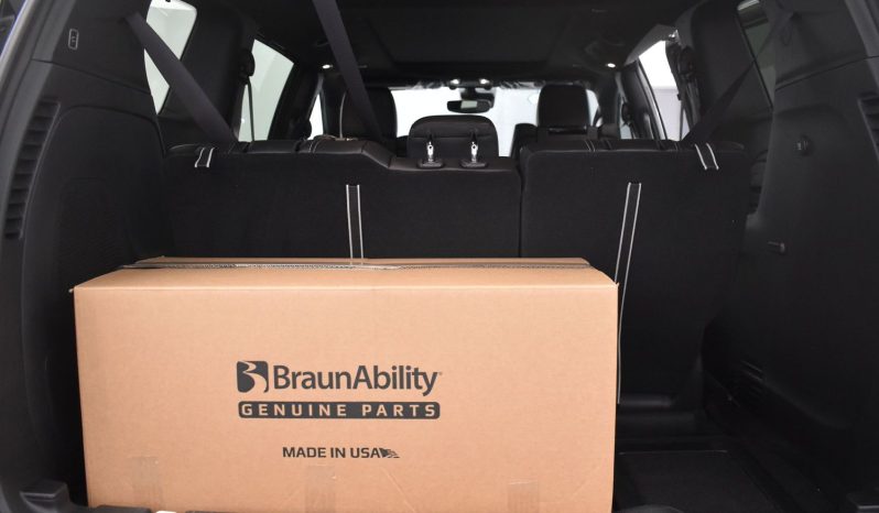 2025 Chrysler Pacifica Safety Plus DVD Sunroof  | NEW BraunAbility XT Power Fold Out Wheelchair Conversion full