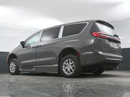 2025 Chrysler Pacifica Safety Plus DVD Sunroof  | NEW BraunAbility XT Power Fold Out Wheelchair Conversion full