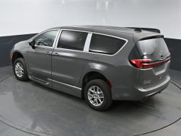 2025 Chrysler Pacifica Safety Plus DVD Sunroof  | NEW BraunAbility XT Power Fold Out Wheelchair Conversion full