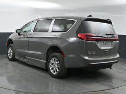 2025 Chrysler Pacifica Safety Plus DVD Sunroof  | NEW BraunAbility XT Power Fold Out Wheelchair Conversion full