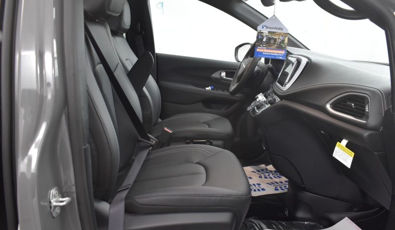2025 Chrysler Pacifica Safety Plus DVD Sunroof  | NEW BraunAbility XT Power Fold Out Wheelchair Conversion full