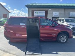 2021 Toyota Sienna Hybrid XLE |  BraunAbility Power Fold Out Wheelchair Conversion
