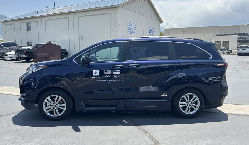 2022 Toyota Sienna Hybrid XSE Plus AWD |  Vantage Mobility Northstar Wheelchair Accessible Conversion full