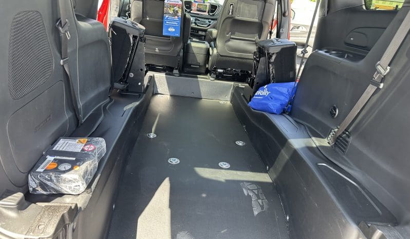 2025 Chrysler Pacifica Safety Plus DVD Sunroof  | NEW BraunAbility Manual Rear Entry Wheelchair Conversion full