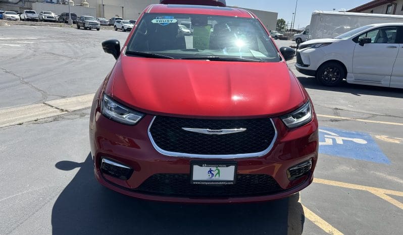 2025 Chrysler Pacifica Safety Plus DVD Sunroof  | NEW BraunAbility Manual Rear Entry Wheelchair Conversion full