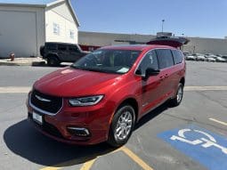 2025 Chrysler Pacifica Safety Plus DVD Sunroof  | NEW BraunAbility Manual Rear Entry Wheelchair Conversion full