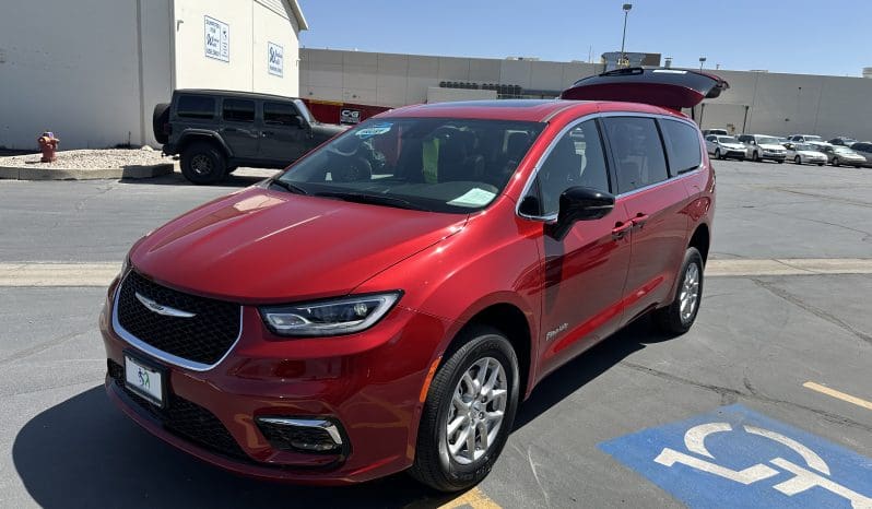 2025 Chrysler Pacifica Safety Plus DVD Sunroof  | NEW BraunAbility Manual Rear Entry Wheelchair Conversion full