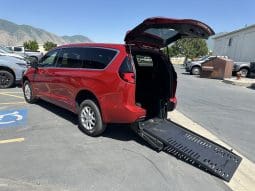 2025 Chrysler Pacifica Safety Plus DVD Sunroof  | NEW BraunAbility Manual Rear Entry Wheelchair Conversion full